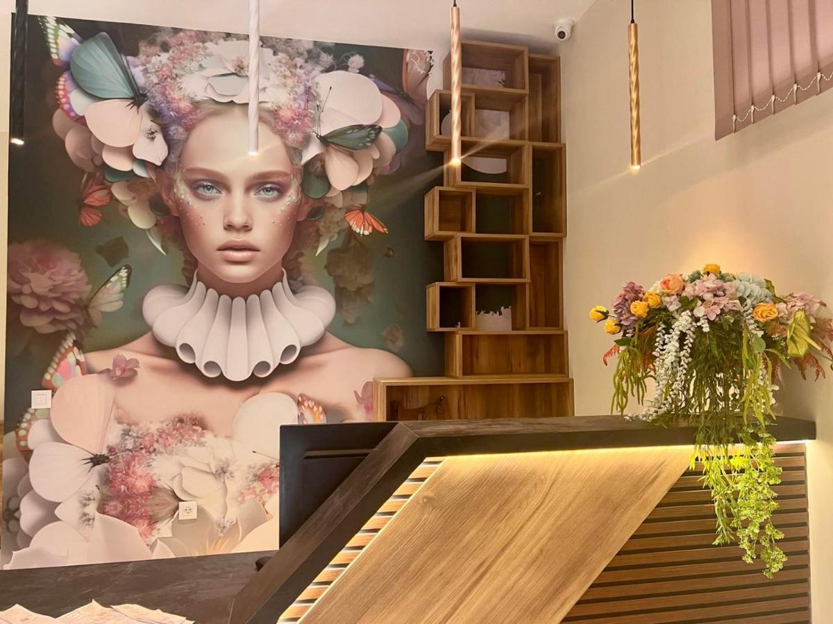 Floral Boutique Hotel Pleven Ngoại thất bức ảnh