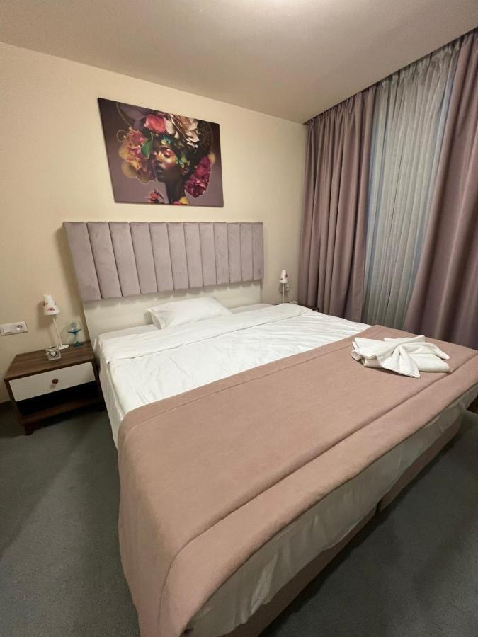 Floral Boutique Hotel Pleven Ngoại thất bức ảnh