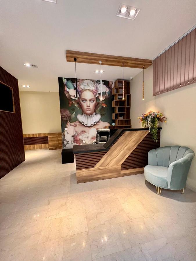 Floral Boutique Hotel Pleven Ngoại thất bức ảnh