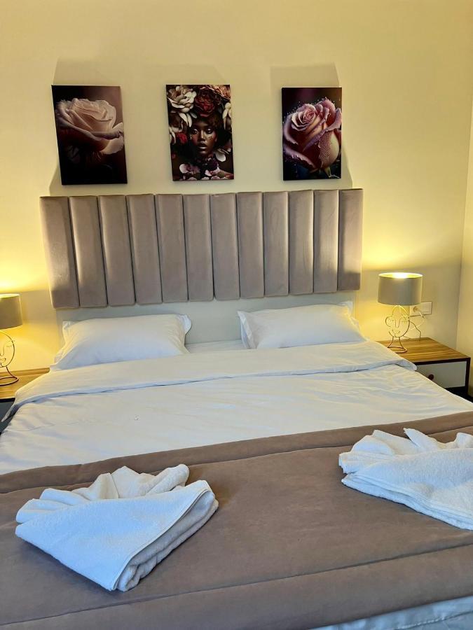 Floral Boutique Hotel Pleven Ngoại thất bức ảnh