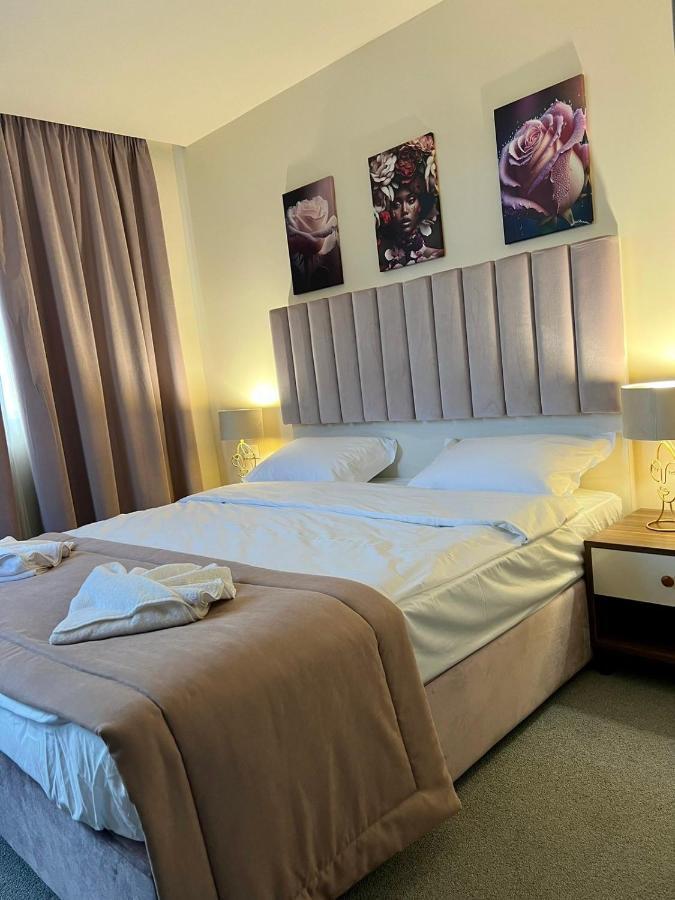 Floral Boutique Hotel Pleven Ngoại thất bức ảnh