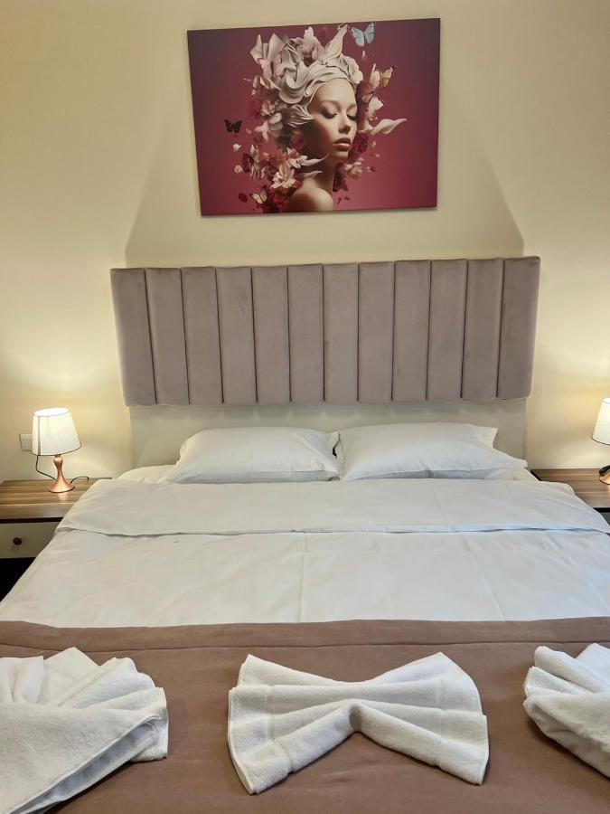 Floral Boutique Hotel Pleven Ngoại thất bức ảnh