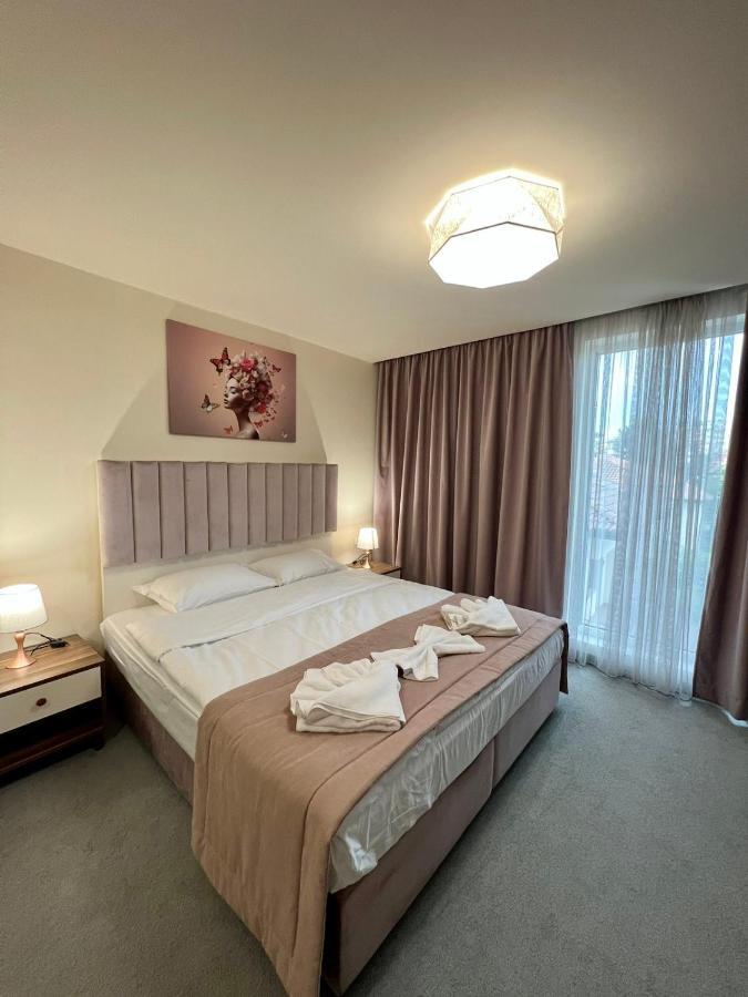 Floral Boutique Hotel Pleven Ngoại thất bức ảnh
