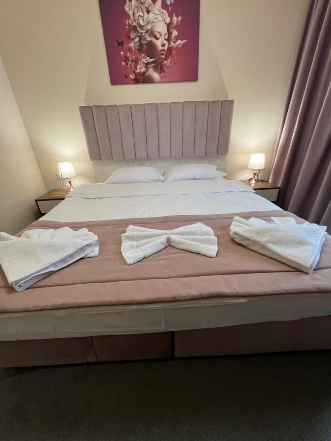 Floral Boutique Hotel Pleven Ngoại thất bức ảnh