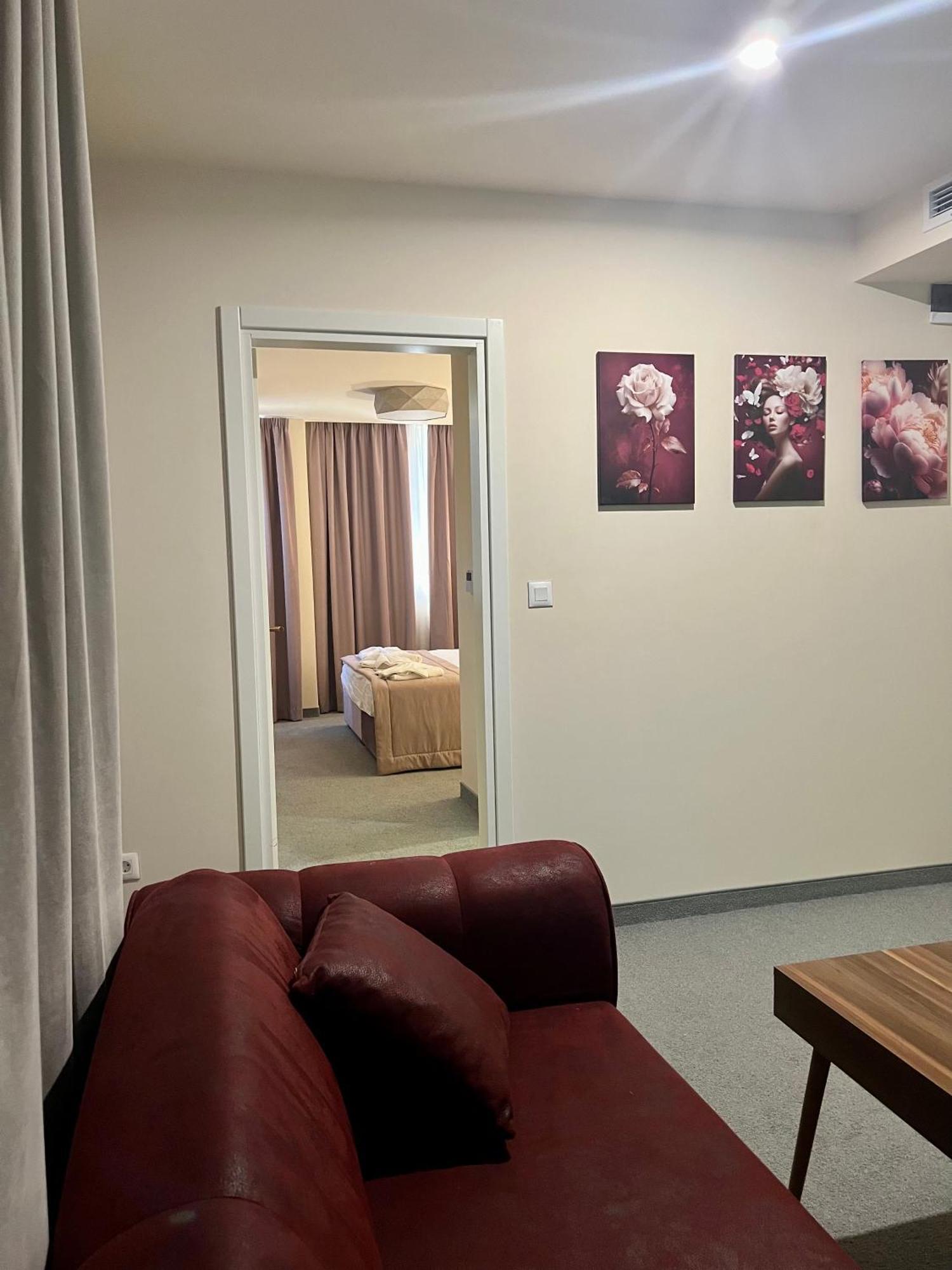 Floral Boutique Hotel Pleven Ngoại thất bức ảnh