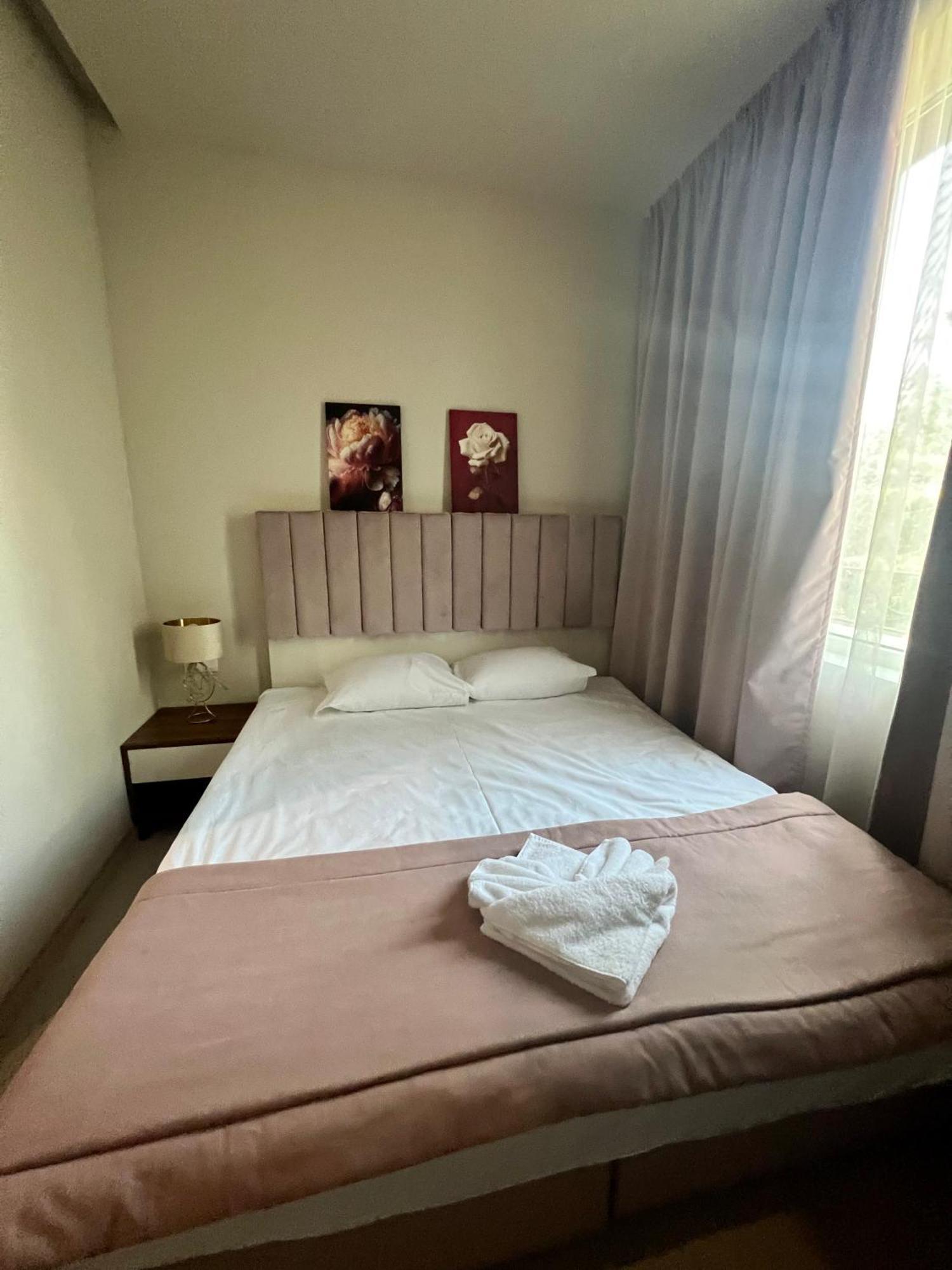 Floral Boutique Hotel Pleven Ngoại thất bức ảnh