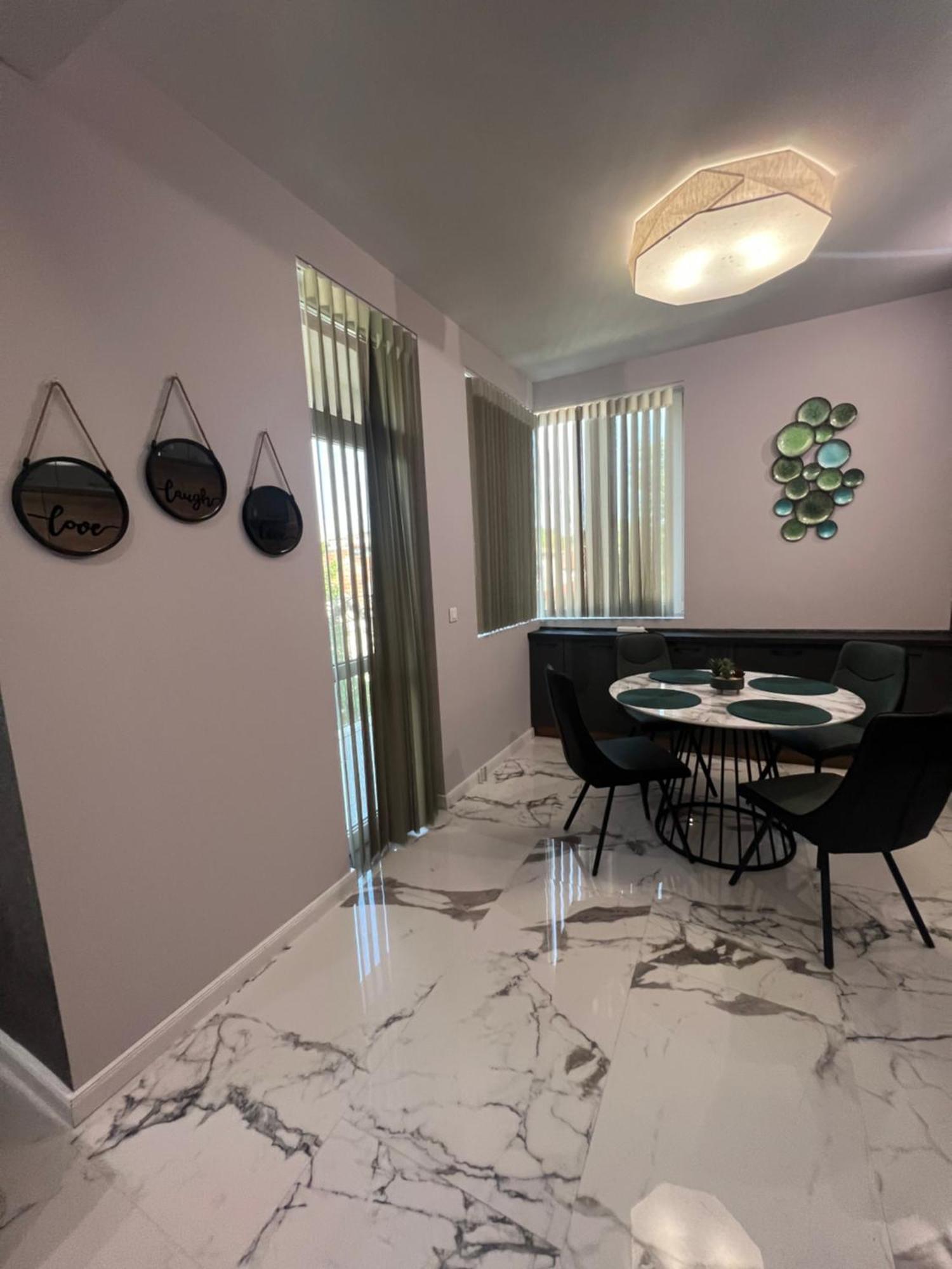 Floral Boutique Hotel Pleven Ngoại thất bức ảnh