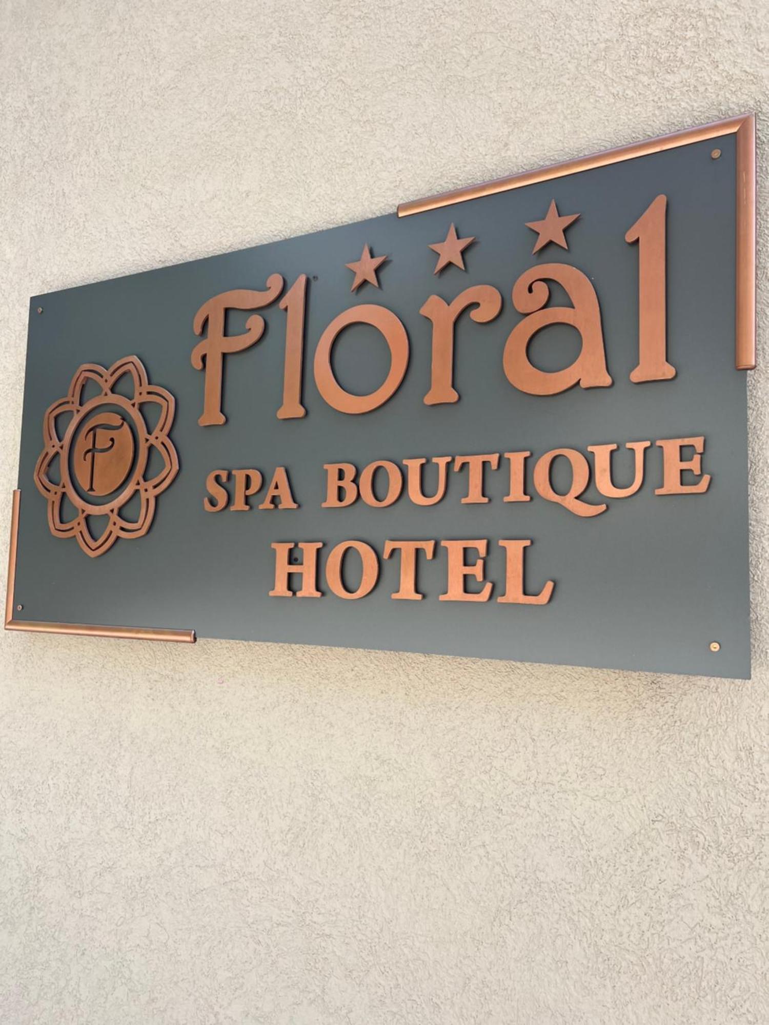 Floral Boutique Hotel Pleven Ngoại thất bức ảnh