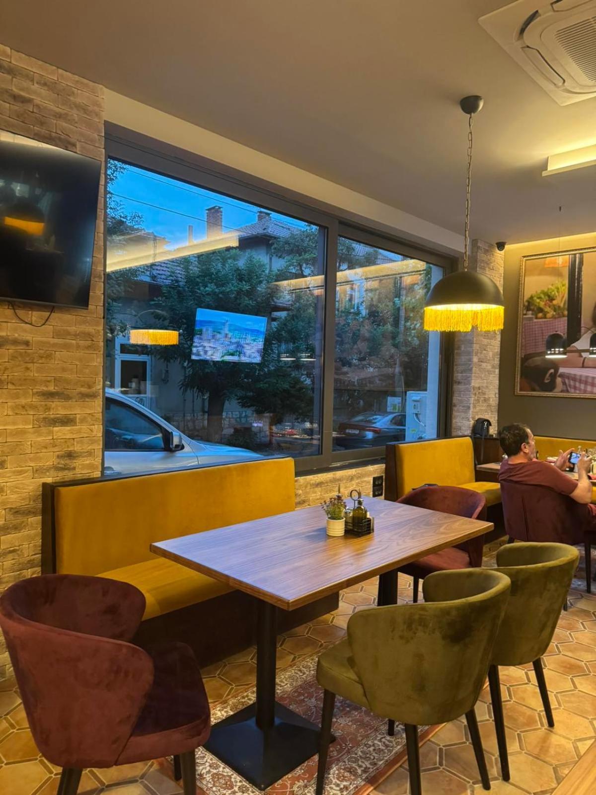 Floral Boutique Hotel Pleven Ngoại thất bức ảnh