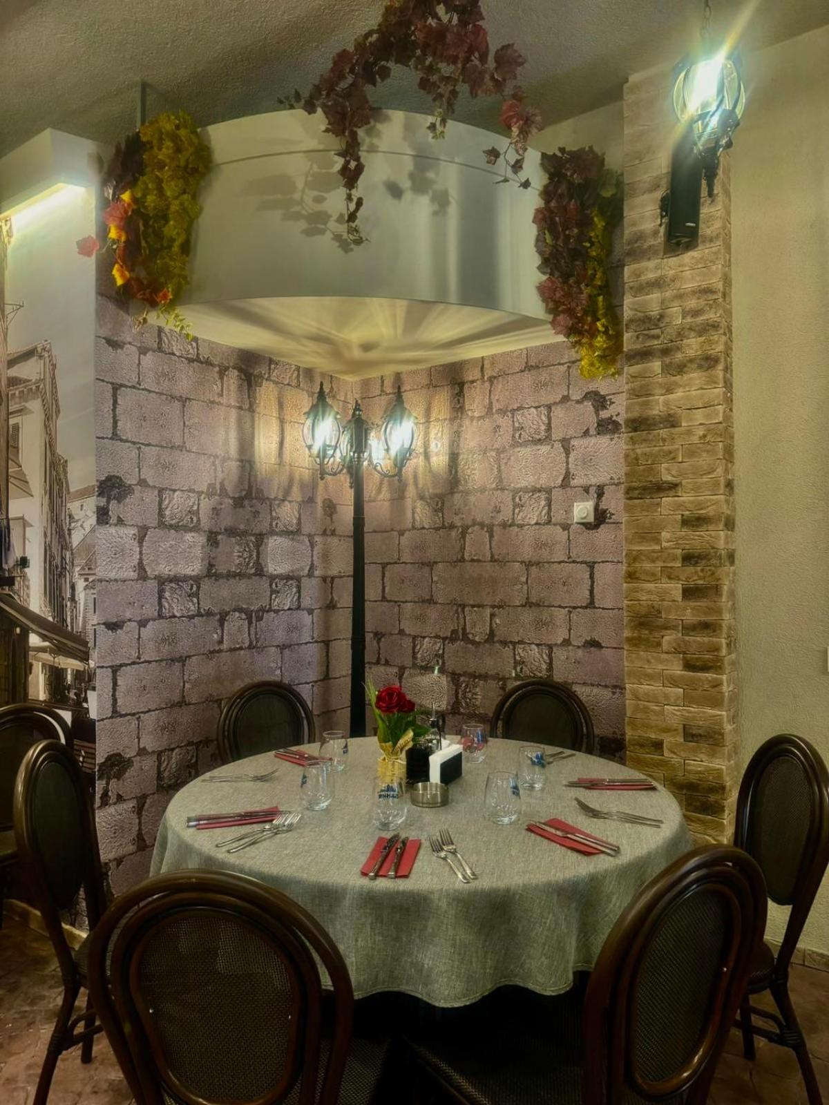Floral Boutique Hotel Pleven Ngoại thất bức ảnh